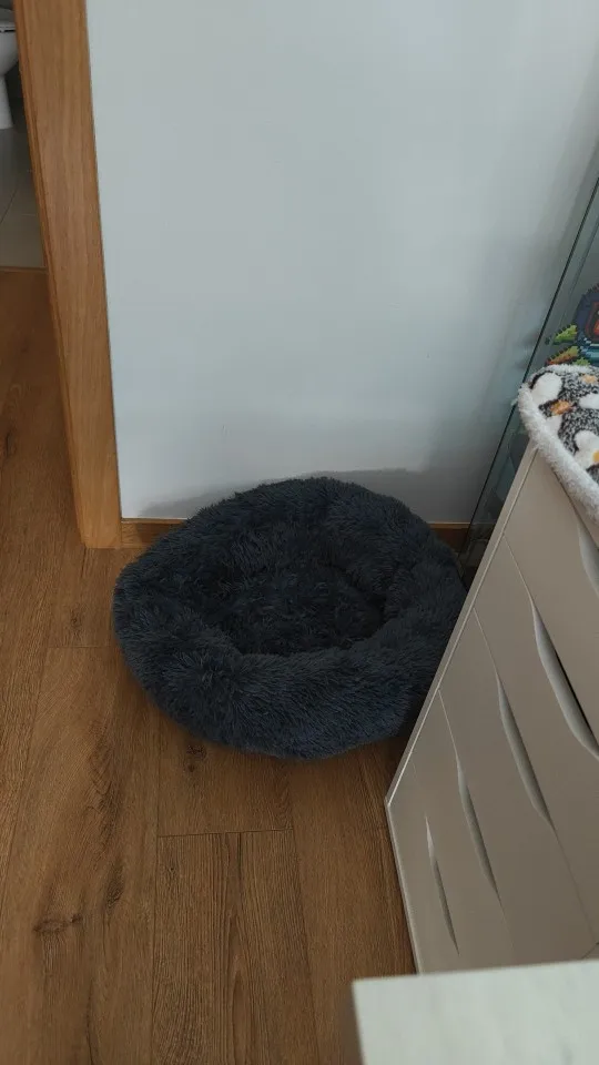 Letto a Ciambella Super Morbido per Gatti e Cani di Piccola Taglia - Cuccia Calmante in Peluche Lavabile e Antiscivolo photo review